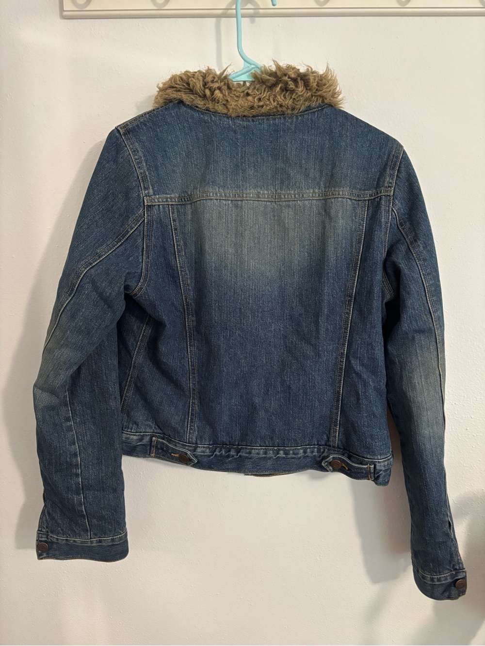 Abercrombie & Fitch Blue Denim Jacket with Faux Fur Collar - Picture 5 of 6